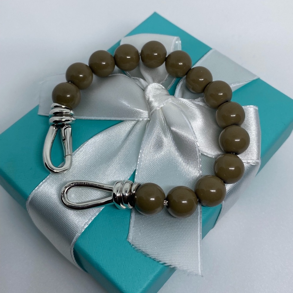 Elegant Brown Beaded Bracelet - Picture 4 of 4